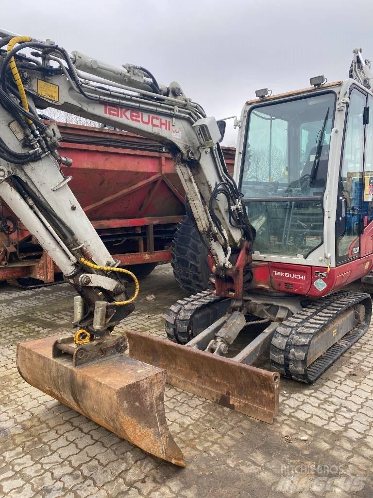 Takeuchi TB230 Mini bagri <7t