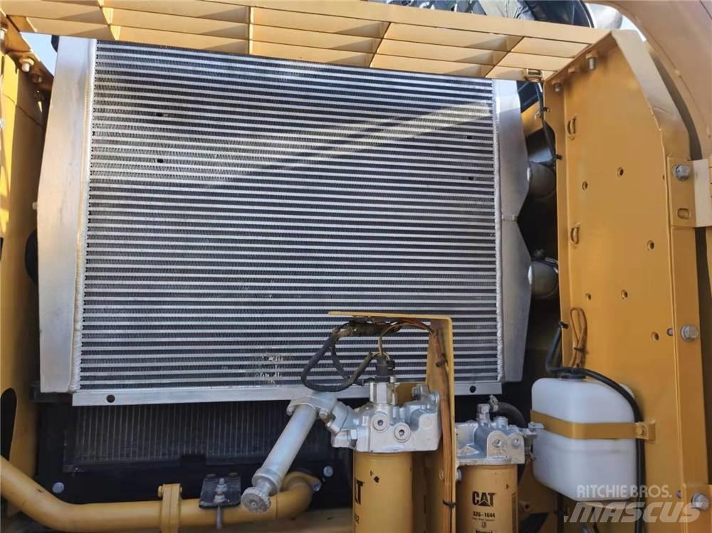 CAT 326D Bagri goseničarji