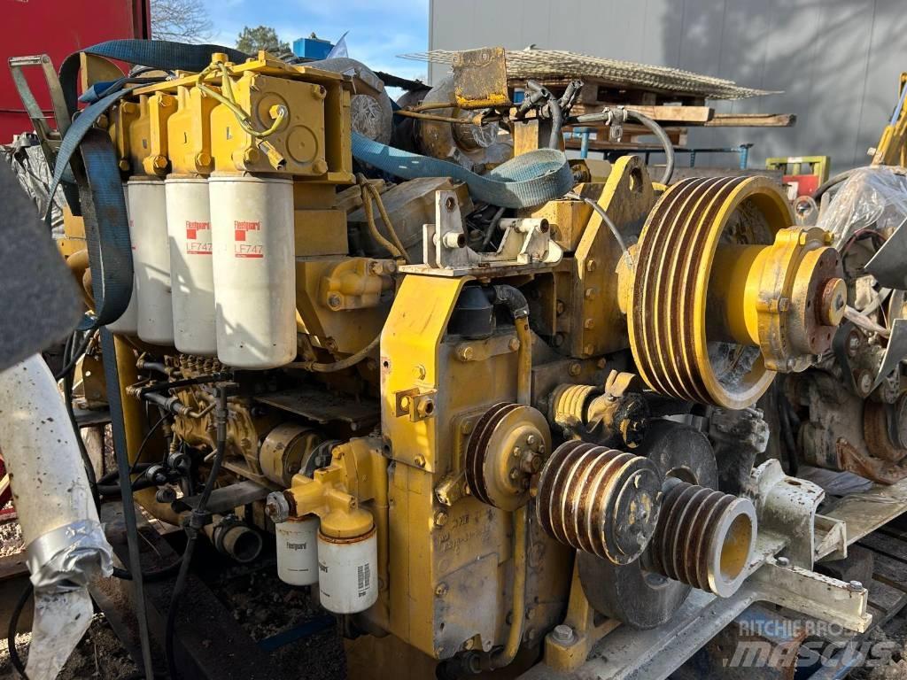 Komatsu SA12V140 Motorji
