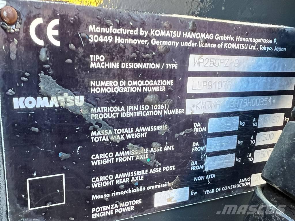 Komatsu WA 250 PZ-6 Kolesni nakladalci