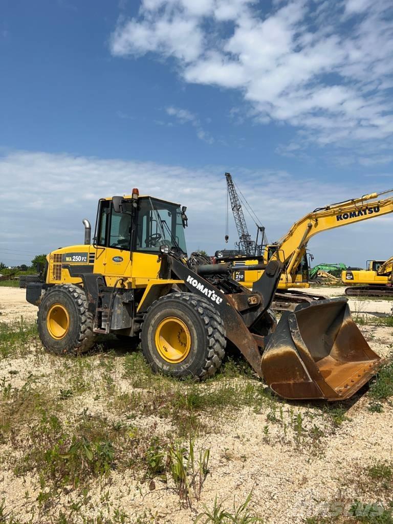 Komatsu WA 250 PZ-6 Kolesni nakladalci
