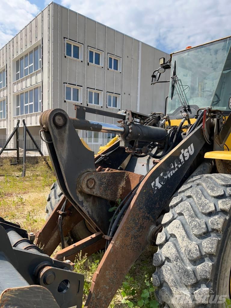 Komatsu WA 250 PZ-6 Kolesni nakladalci