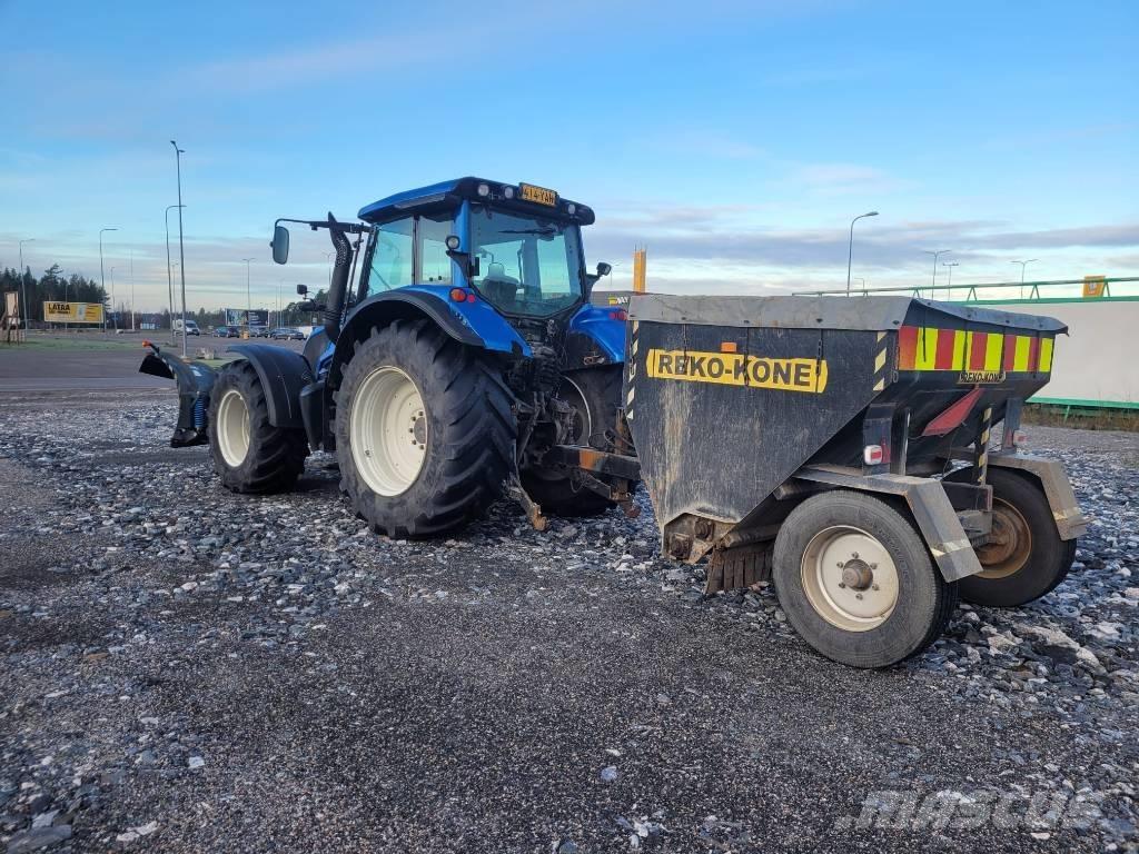 Valtra N 123 Traktorji