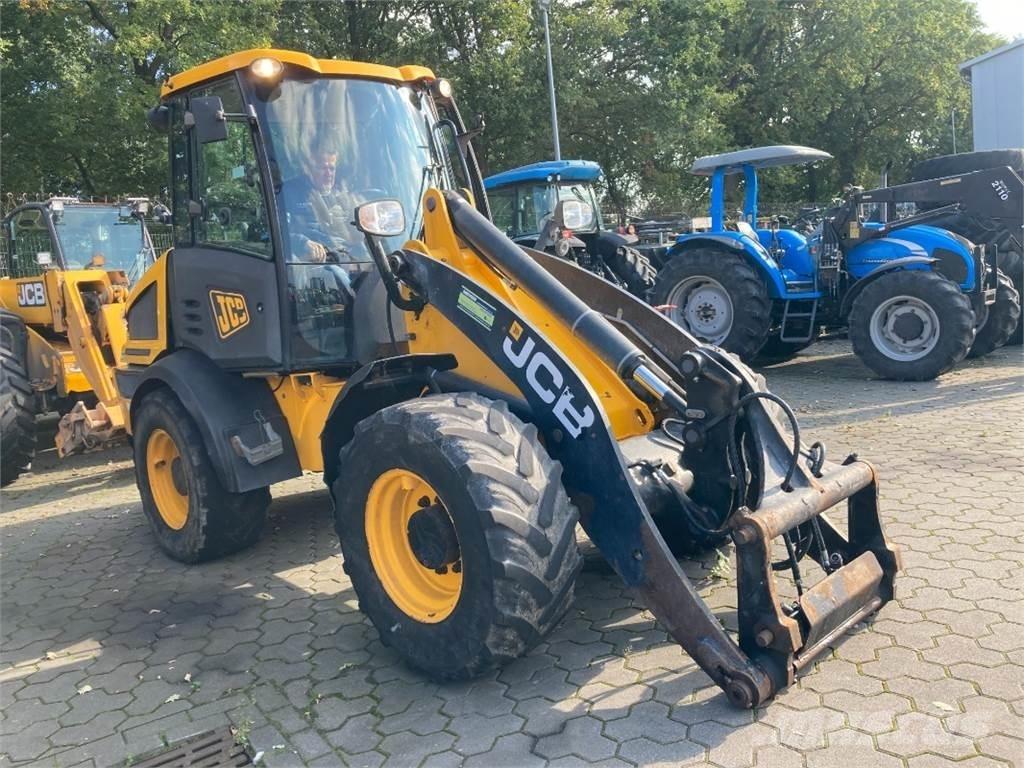 JCB 409 Kolesni nakladalci