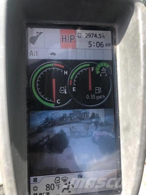 DEERE 245G LC Bagri goseničarji