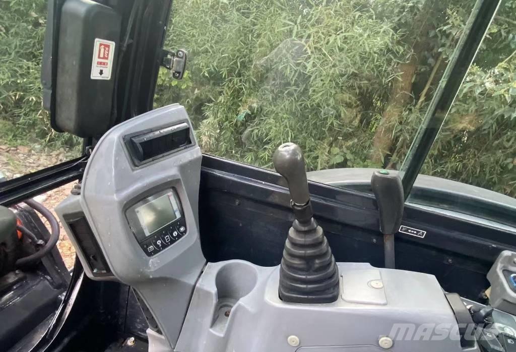 Kubota 165 Bagri goseničarji