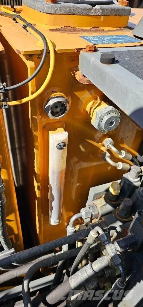 Liebherr LH 22 M Bagri za prekladanje primarnih/sekundarnih surovin