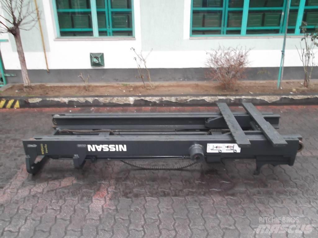 Nissan FD25 M-0441 Stebri