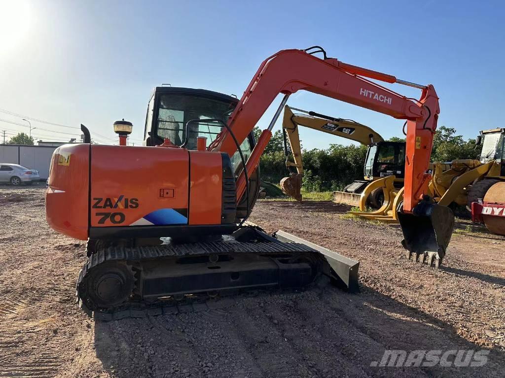 Hitachi ZX70 Midi bagri 7t – 12t