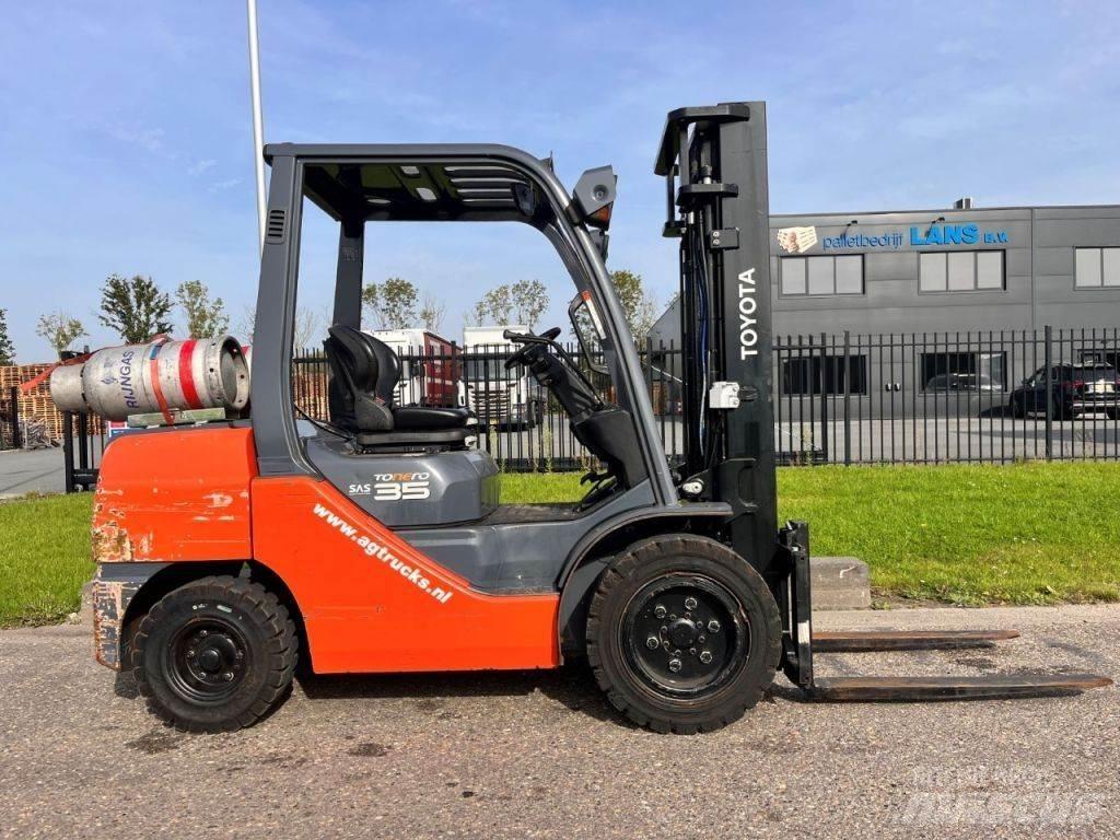 Toyota 02-8FGJF35 Plinski viličarji