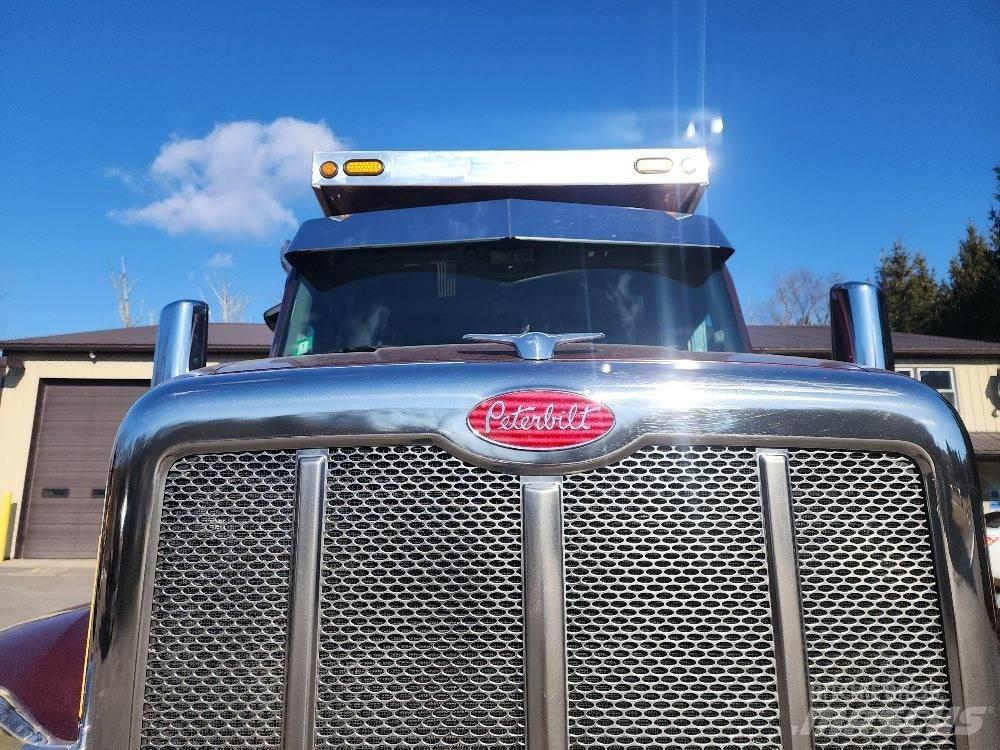 Peterbilt 567 Vlačilci