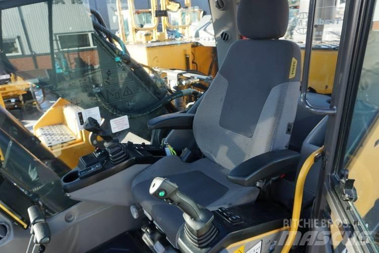 Volvo EC 250 E NL Bagri goseničarji