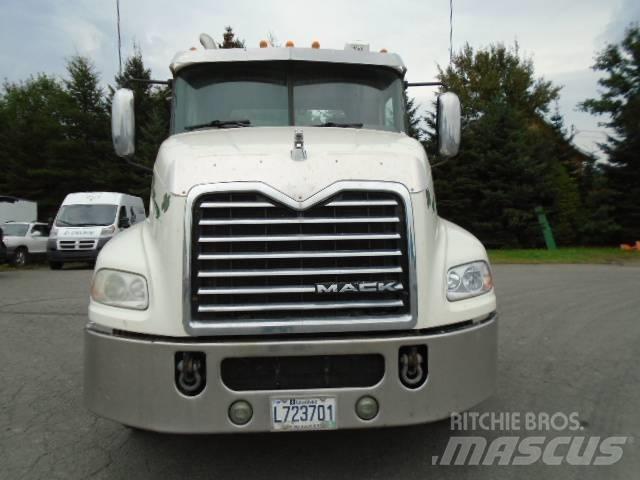 Mack CXU 613 Vlačilci