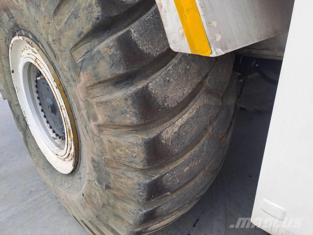 Grove RT890E Avtodvigala