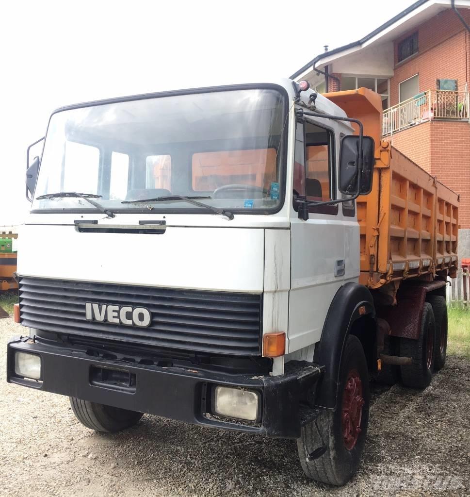 Iveco 330-26 Kiper tovornjaki