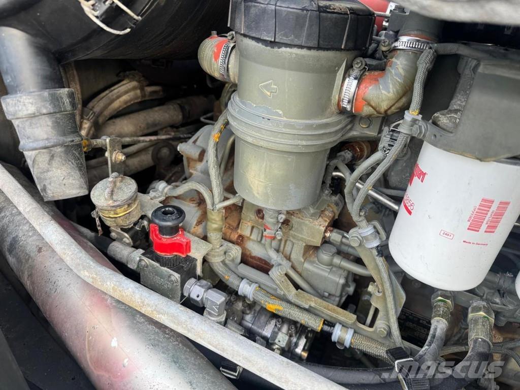 Sennebogen 818M Bagri za prekladanje primarnih/sekundarnih surovin