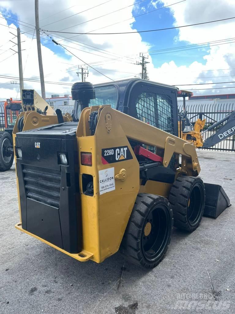 CAT 226 D Skid steer mini nakladalci