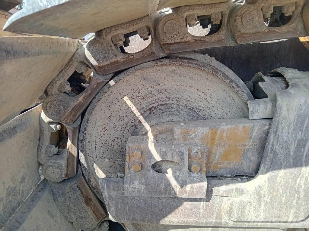 Komatsu D 65 PX-15 Buldožerji goseničarji
