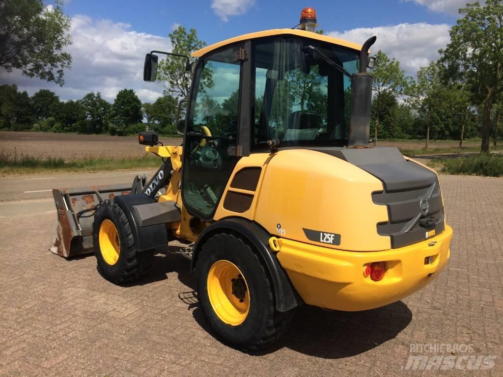 Volvo L 25 F Kolesni nakladalci