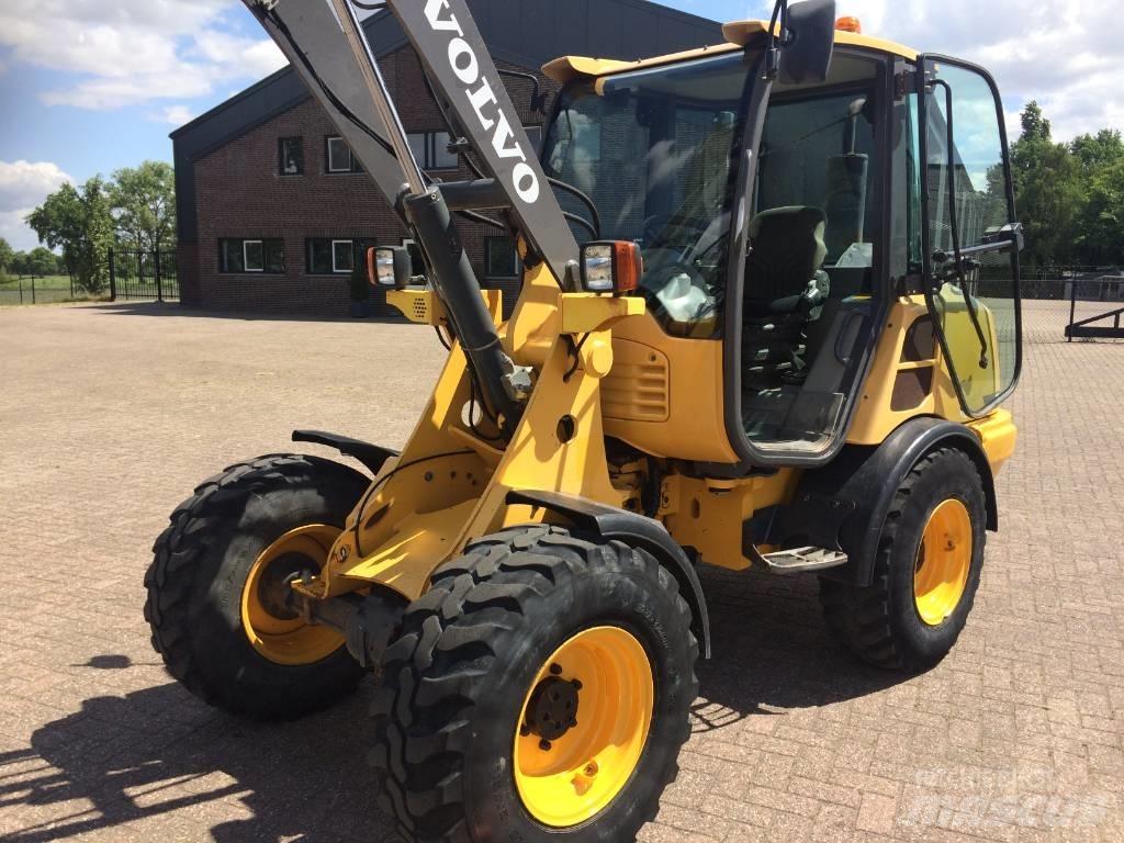 Volvo L 25 F Kolesni nakladalci