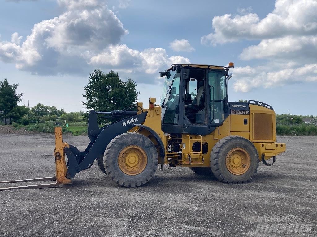 DEERE 444K Kolesni nakladalci