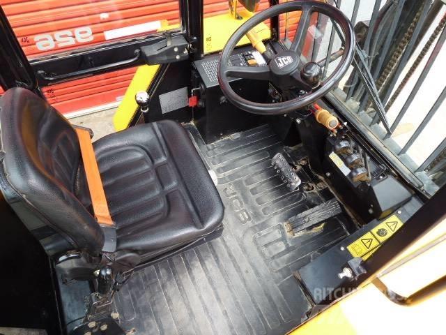 JCB 926 Terenski viličar