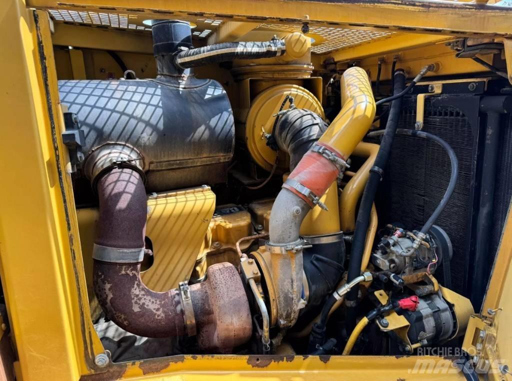CAT D 8 T Buldožerji goseničarji