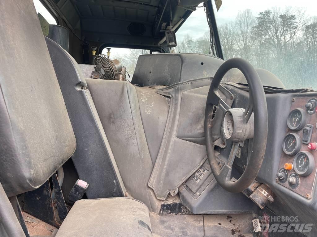 Peterbilt 320 Tovornjaki-šasije