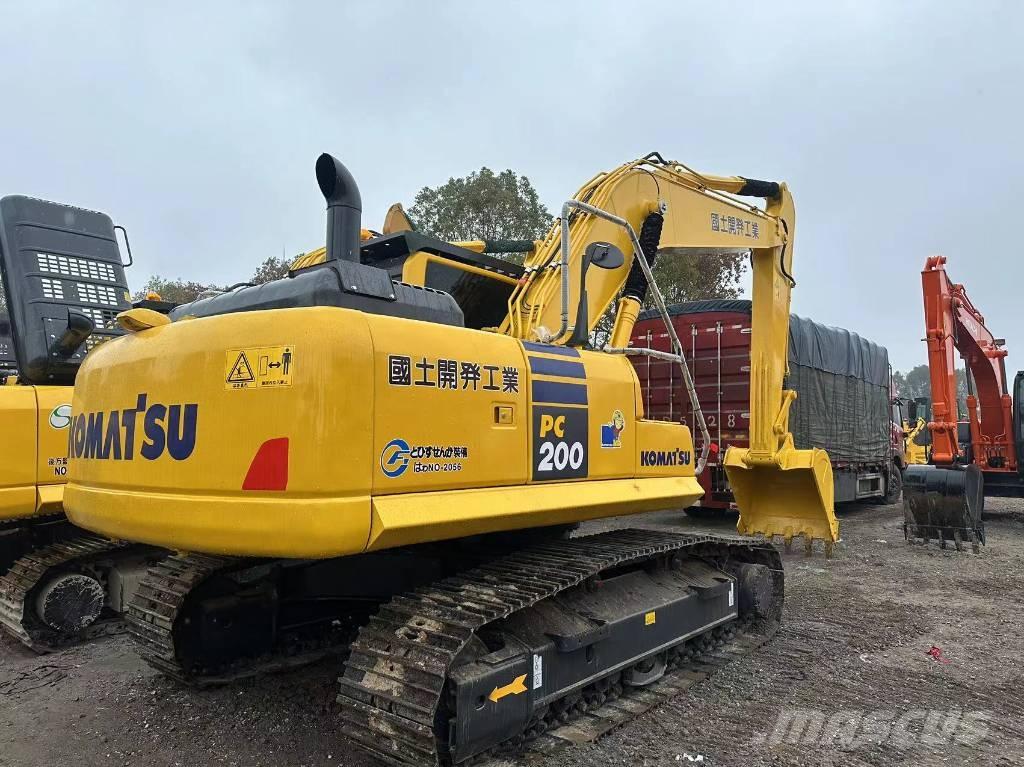 Komatsu PC 200 Bagri goseničarji