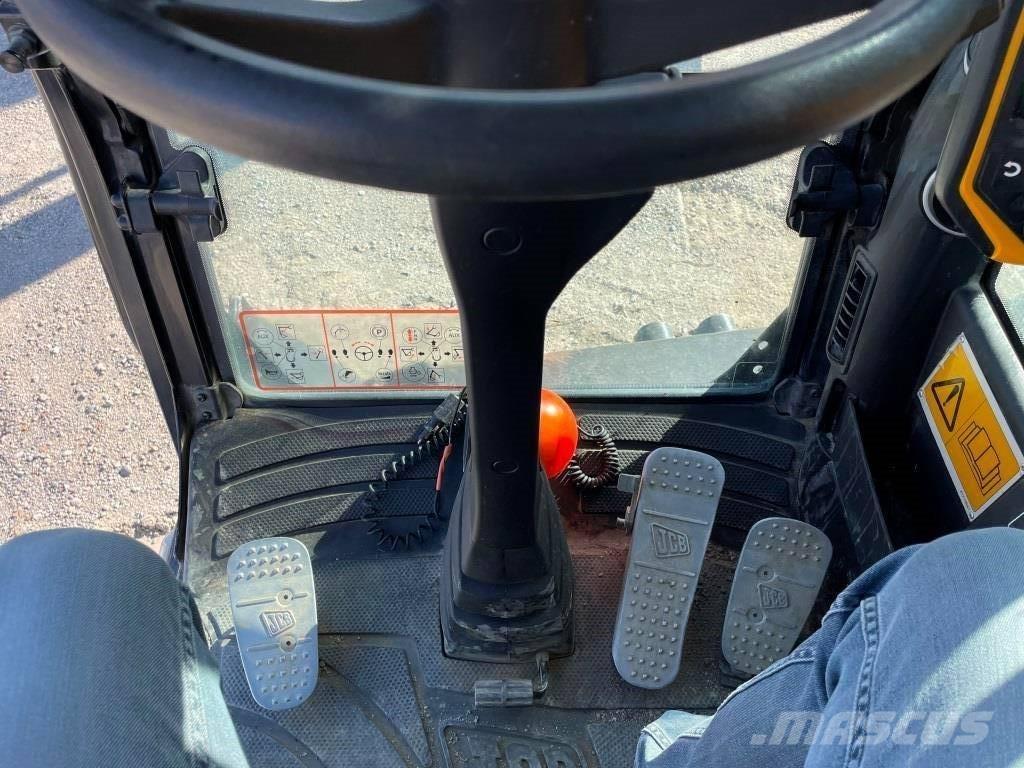 JCB JS 175 W Bagri na kolesih