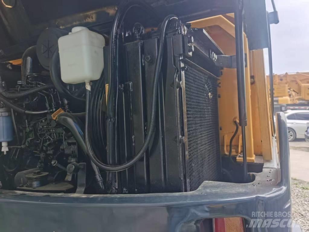 Hyundai r60w Bagri na kolesih