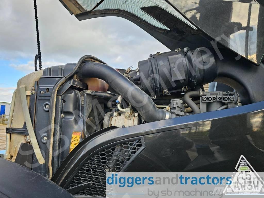 Valtra T 154 Traktorji