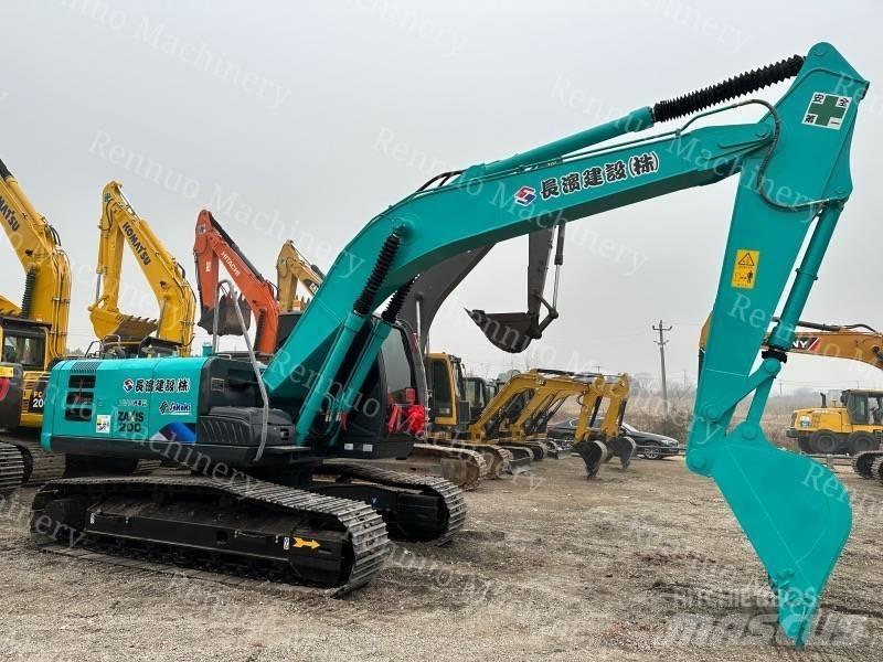 Hitachi ZX 200 Bagri goseničarji