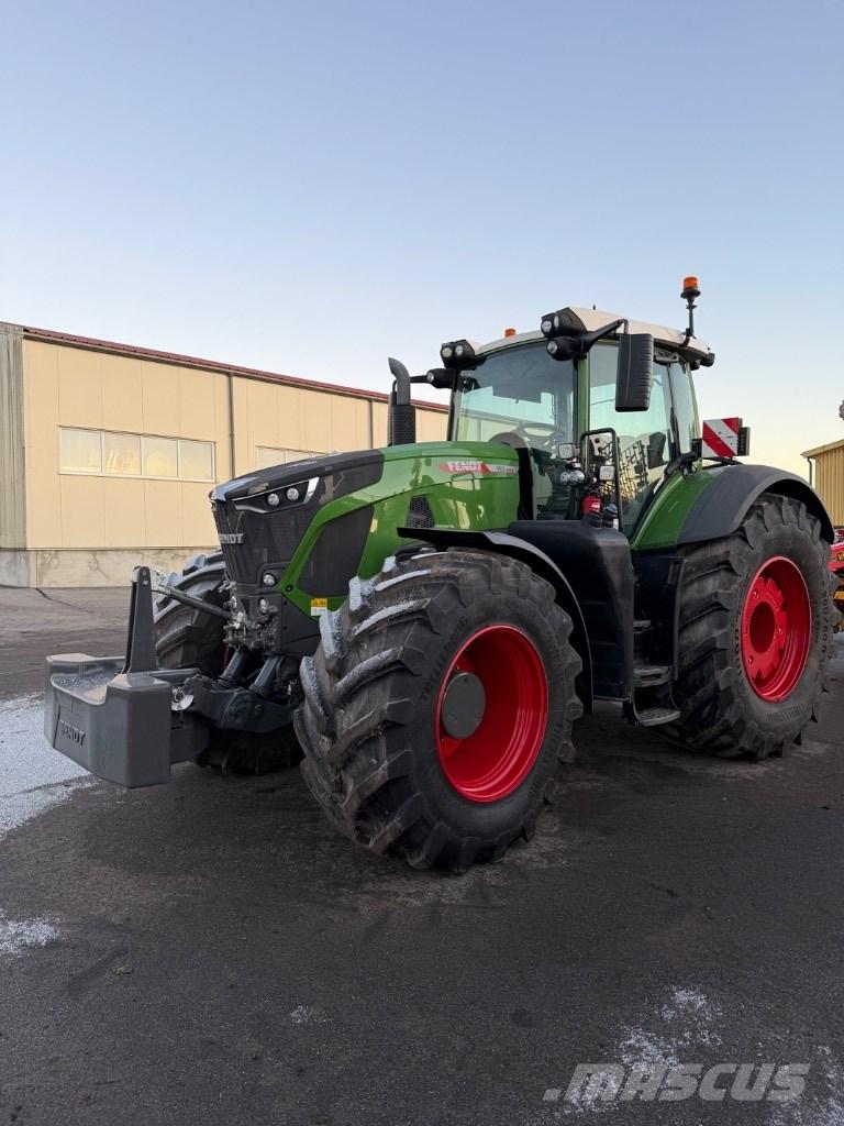 Fendt 933 Vario Traktorji