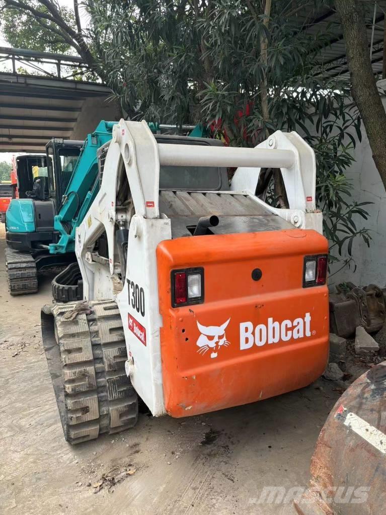 Bobcat T 300 Skid steer mini nakladalci