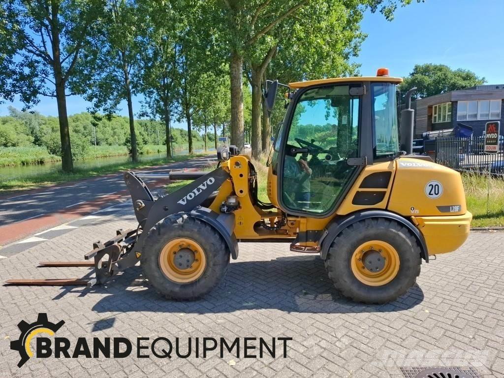 Volvo L28F Kolesni nakladalci