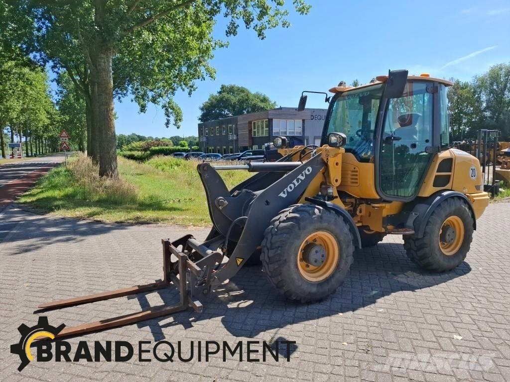 Volvo L28F Kolesni nakladalci