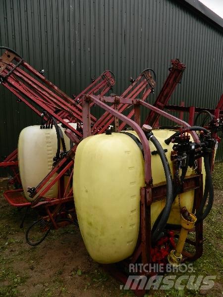 Hardi 800 Vlečne škropilnice