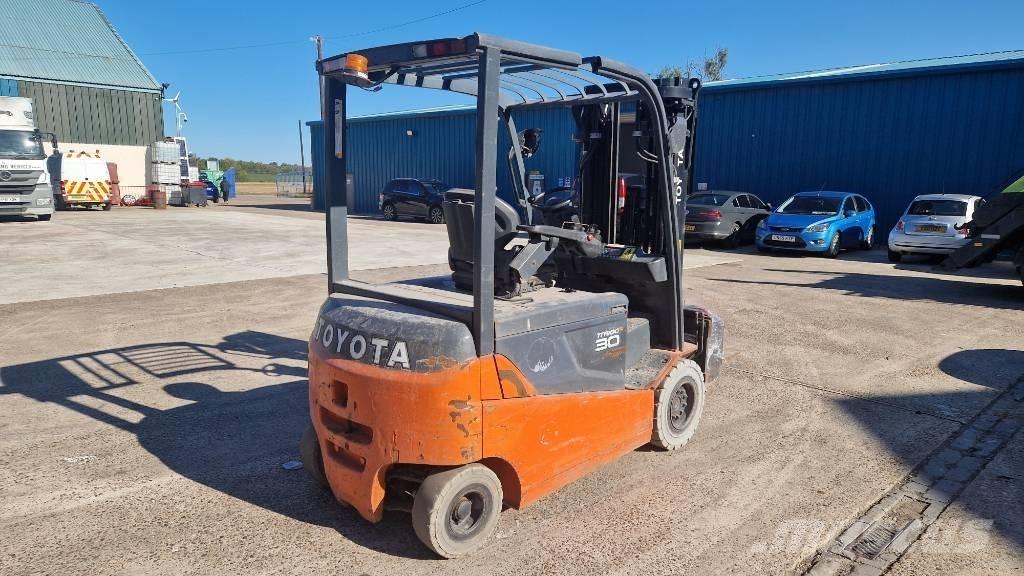 Toyota 8 FBMT 30 Električni viličarji