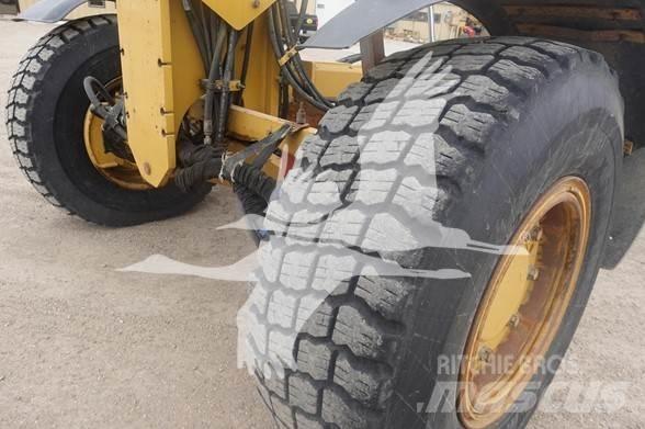 CAT 140M AWD Grederji