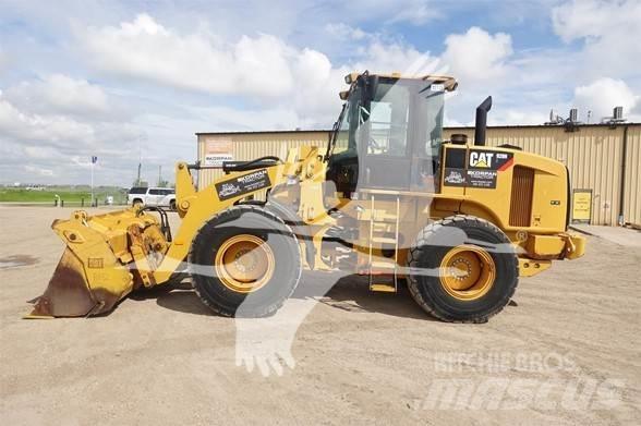 CAT 928H Kolesni nakladalci