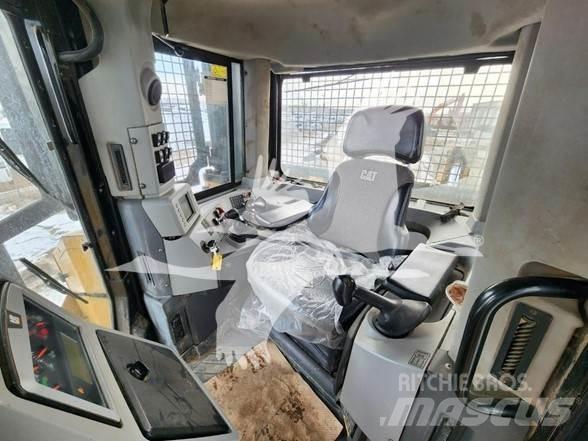 CAT D8T Buldožerji goseničarji