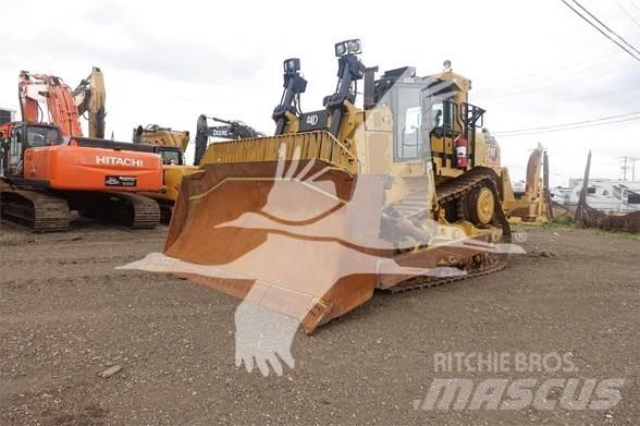 CAT D9 Buldožerji goseničarji