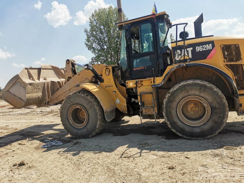 CAT 962 M Kolesni nakladalci