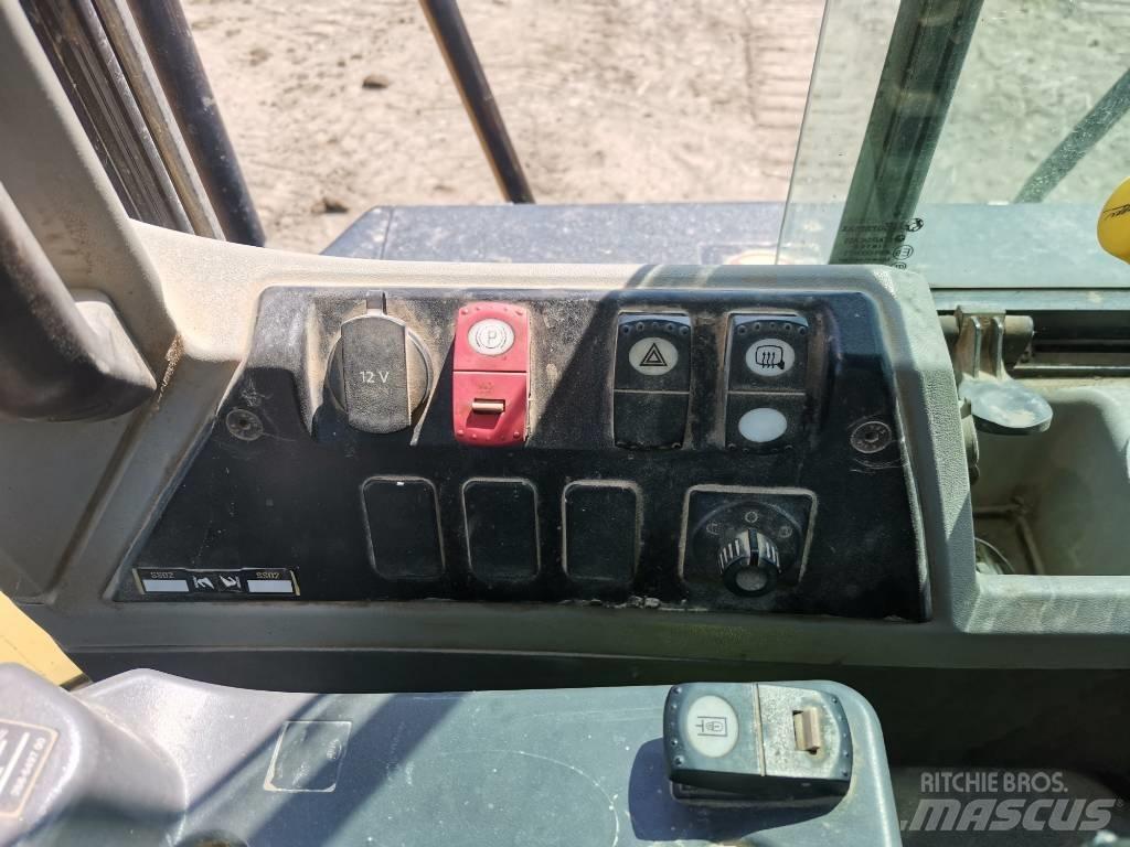 CAT 962 M Kolesni nakladalci
