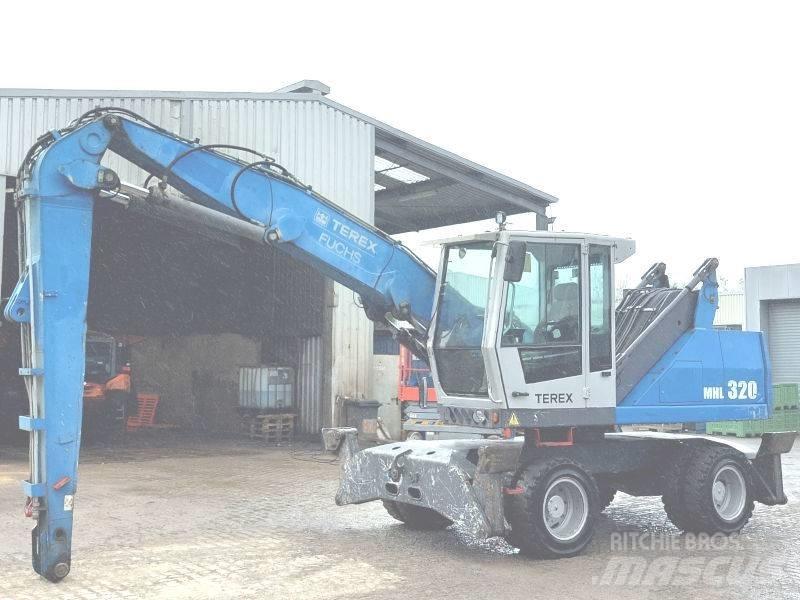 Fuchs MHL 320 D Bagri za prekladanje primarnih/sekundarnih surovin