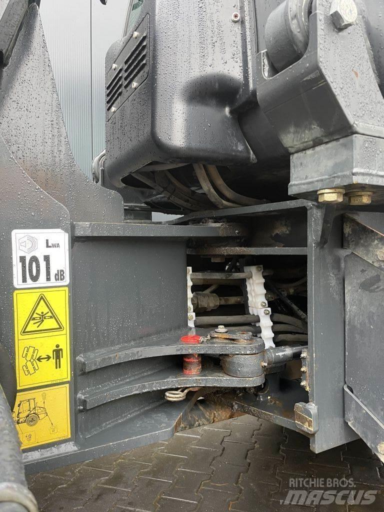 Komatsu WA80-6 Kolesni nakladalci