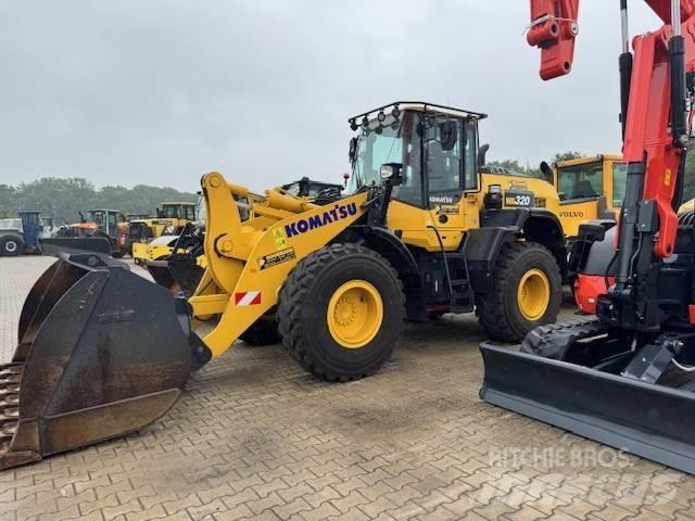 Komatsu WA 320 Kolesni nakladalci