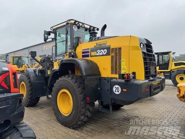 Komatsu WA 320 Kolesni nakladalci