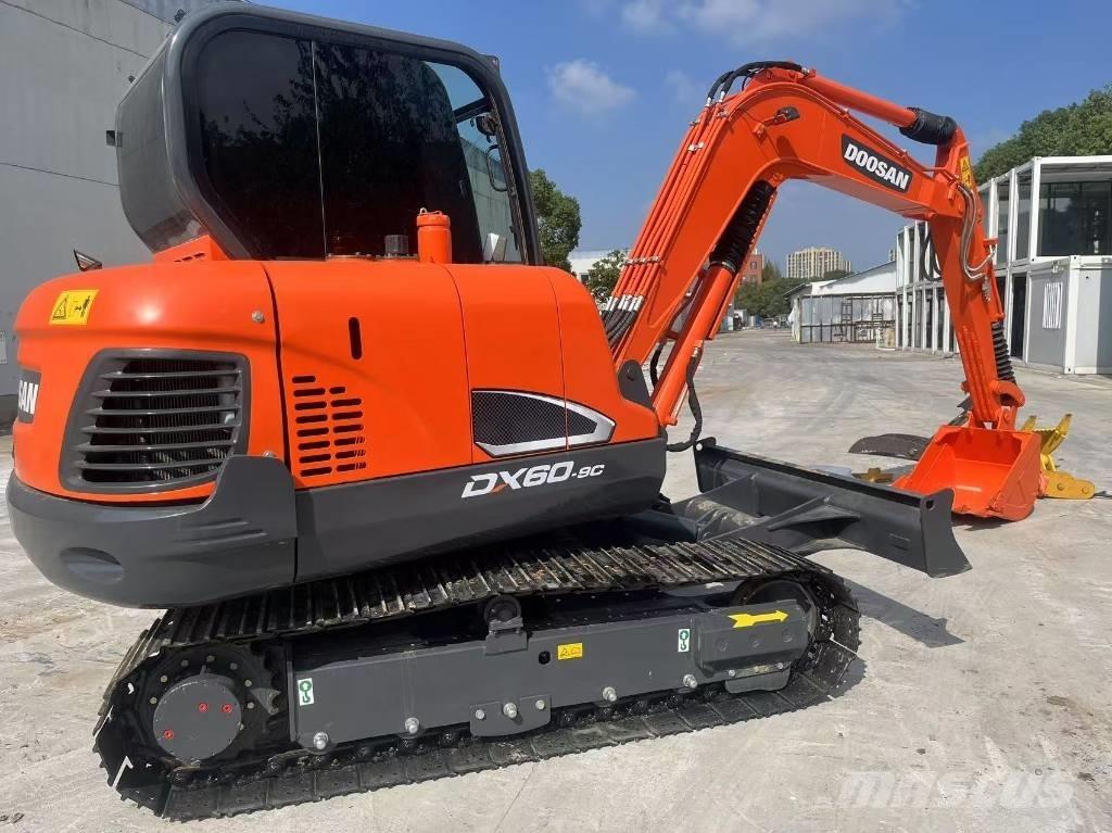 Doosan DX 60-9 C Bagri goseničarji